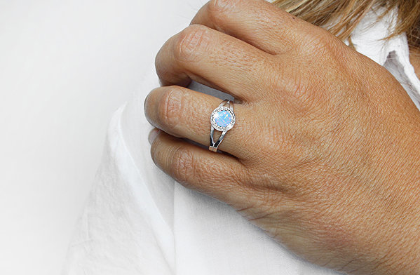 JSB Bijoux Opal Ring with Swarovski Crystals Light Blue 92700040l-bl (Ag925/1000, 2.08g).