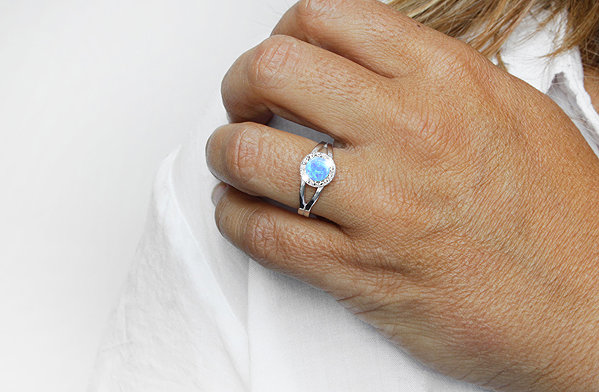 JSB Bijoux ring with Opal and Swarovski Blue Crystals 92700040bl (Ag925/1000, 2.08g).
