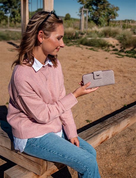 VUCH Noelle Violet Purse.