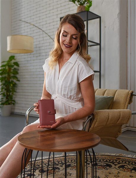 VUCH Maeva Pink Purse.