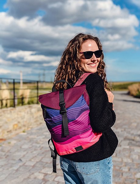 VUCH Corbin Design Wine Sports Backpack.