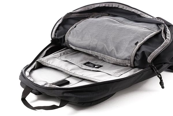 Športový batoh Burton Day Hiker 25L Backpack True Black Vlastnosti/technológia