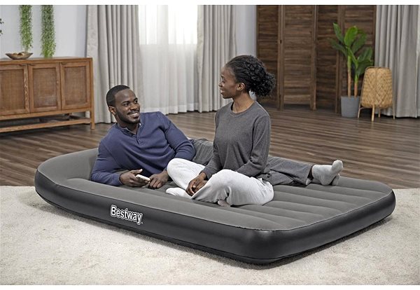 Inflatable mattress Bestway Inflatable mattress with built-in USB pump 1.91 × 1.37 × 0.30 m .