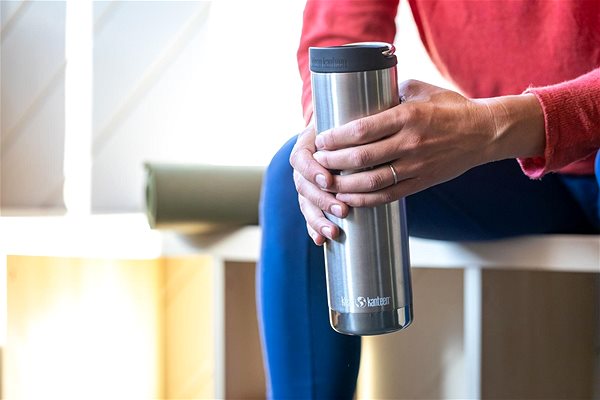 Termoska Klean Kanteen TKWide termoska w/Café Cap, brushed stainless, 592 ml Lifestyle