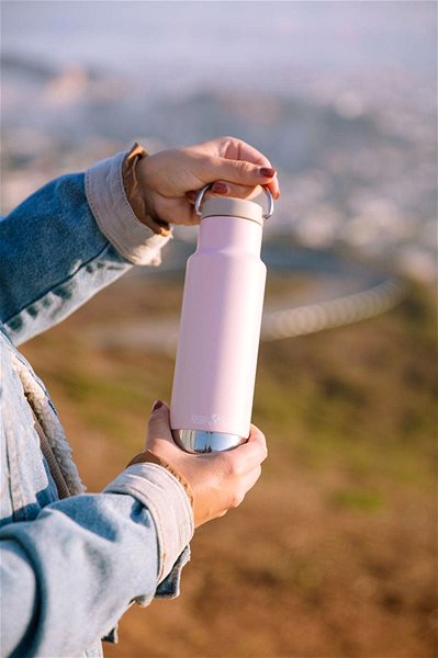 Termosz Klean Kanteen Insulated Classic Narrow w/Loop Cap, lotus, 355 ml Lifestyle