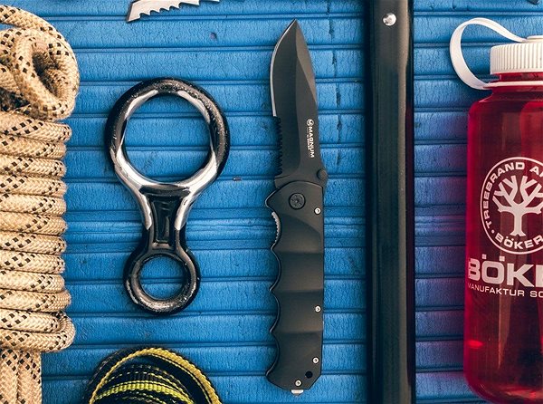 MAGNUM Black Spear pocket knife.