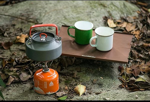 Kempingový riad Naturehike hliníková kanvica na čaj / kávu 1 l Lifestyle