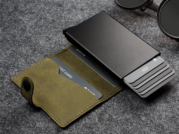 Wallet Pularys Hugo 20208444 men's leather olive .