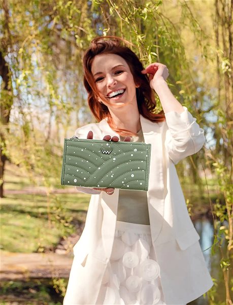 VUCH Bona Green Wallet.