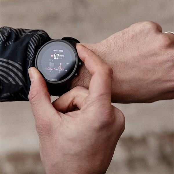 Smart Watch Suunto 7 Matte Black Titanium Lifestyle