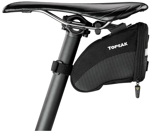 Kerékpáros táska Topeak Aero Wedge Pack kicsi,  QuickClick rendszer Lifestyle