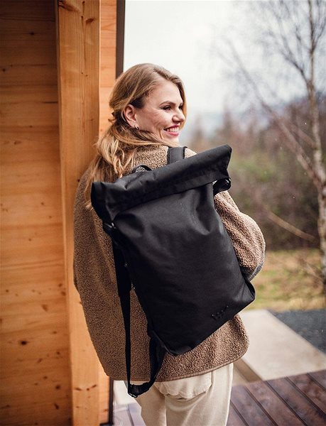 VUCH Brielle Black Sports Backpack.
