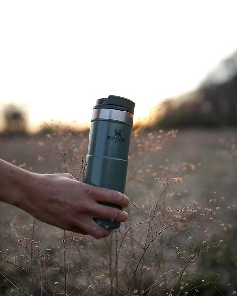  Classic series NEVERLEAK 470 ml hammer green - thermos -  STANLEY - 40.40 € - outdoorové oblečení a vybavení shop