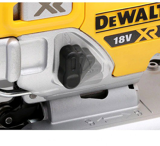 DEWALT 18V XR DCS334N-XJ (without AKU) .