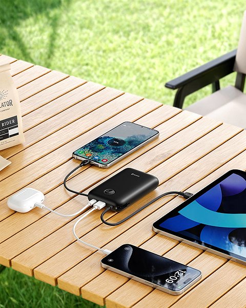 Power Bank Swissten Voltbox 35W 20000 mAh with integrated USB-C and Lightning cables black ...