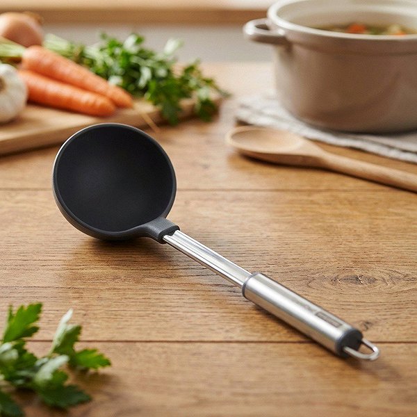 Merőkanál TESCOMA GrandCHEF+ Merőkanál Lifestyle
