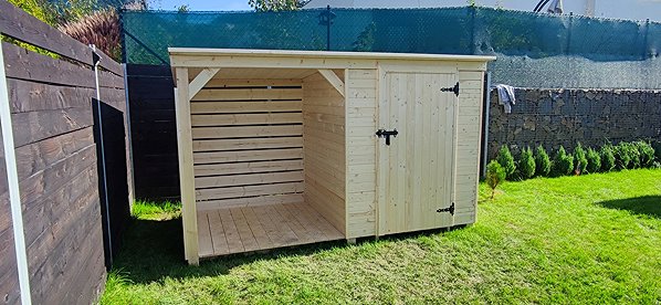 TopKing wooden house with shed, 3.6 × 1.2 × 1.85 m.
