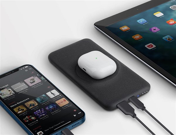 Power Bank Uniq Magsafe Wireless PD 20W Power Bank With Dual Tilt-Out Stand and Built-in Magnet Lifestyle
