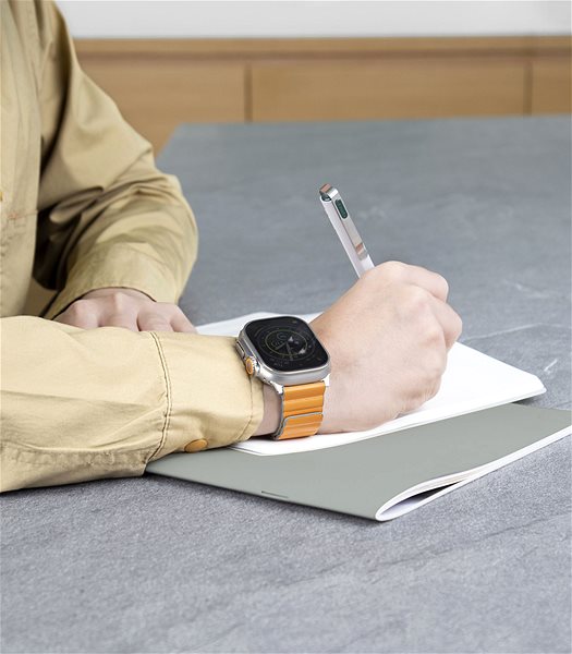 Remienok na hodinky Uniq Revix Premium Edition Reversible Magnetic remienok na Apple Watch 49/45/44/42 mm oranžový/khaki ...