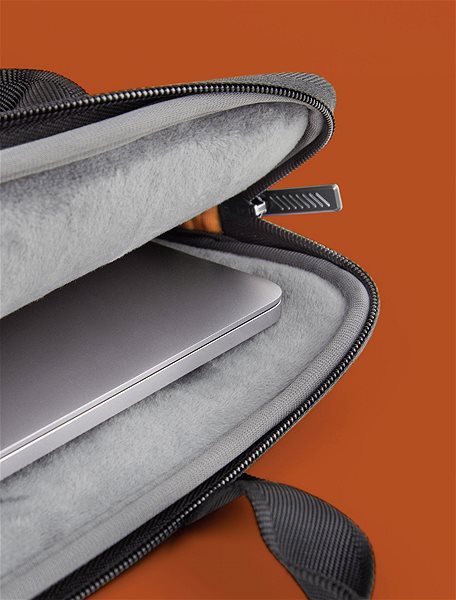 Laptop Case Uniq Stockholm protective laptop bag up to 16