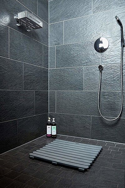 Anti-slip bath mat Wenko Shower mat in grey, 55 × 55 cm .