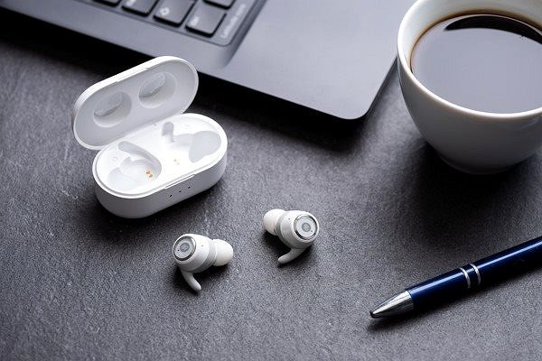 Wireless Headphones Gogen TWS MATE, White Lifestyle
