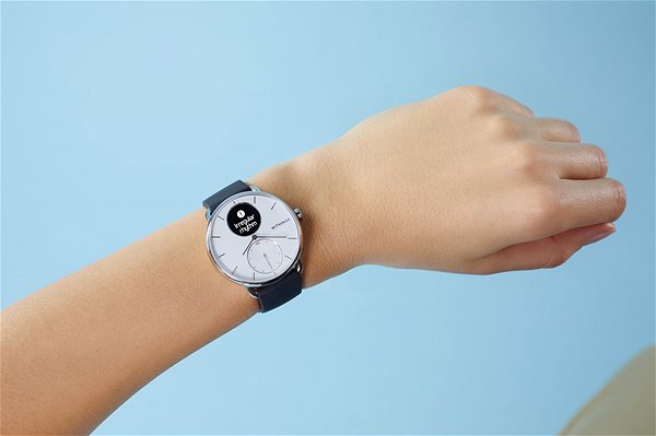 Okosóra Withings Scanwatch 42mm - White Lifestyle