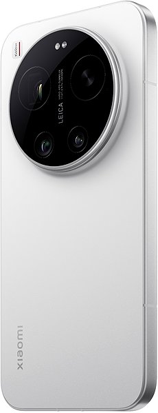 Xiaomi 17 Ultra 16GB/512GB White mobile phone.