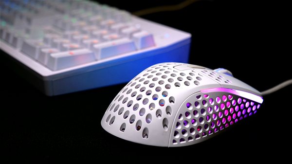 Herná myš XTRFY Gaming Mouse M4 RGB Biela Lifestyle