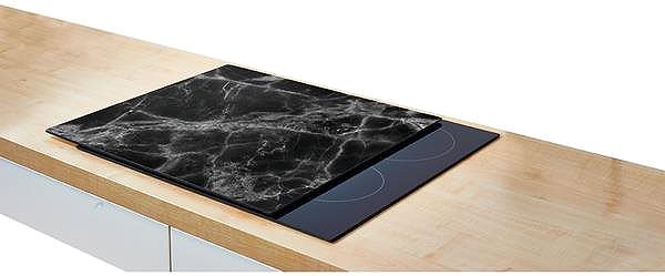 Schneidebrett ZELLER Glasschneidebrett 56 × 50 cm schwarz marmoriert Lifestyle