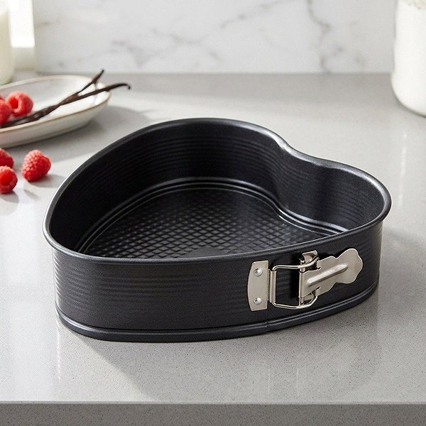 Baking Mould ZENKER Heart cake tin 24 × 28 cm Lifestyle