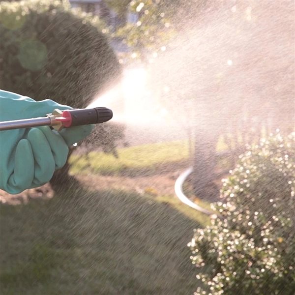 MAKITA DUS054Z 18V cordless sprayer (battery not included).