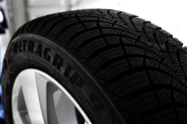 Zimní pneu Goodyear UltraGrip 9 195/55 R16 87 T ...
