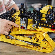 LEGO® Technic 42131 Buldozer Cat® D11 ovládaný aplikací - LEGO stavebnice