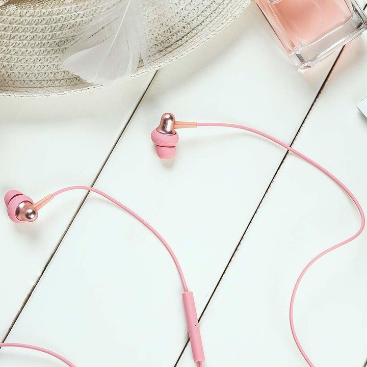 Headphones 1MORE Stylish In-Ear Headphones Pink Lifestyle