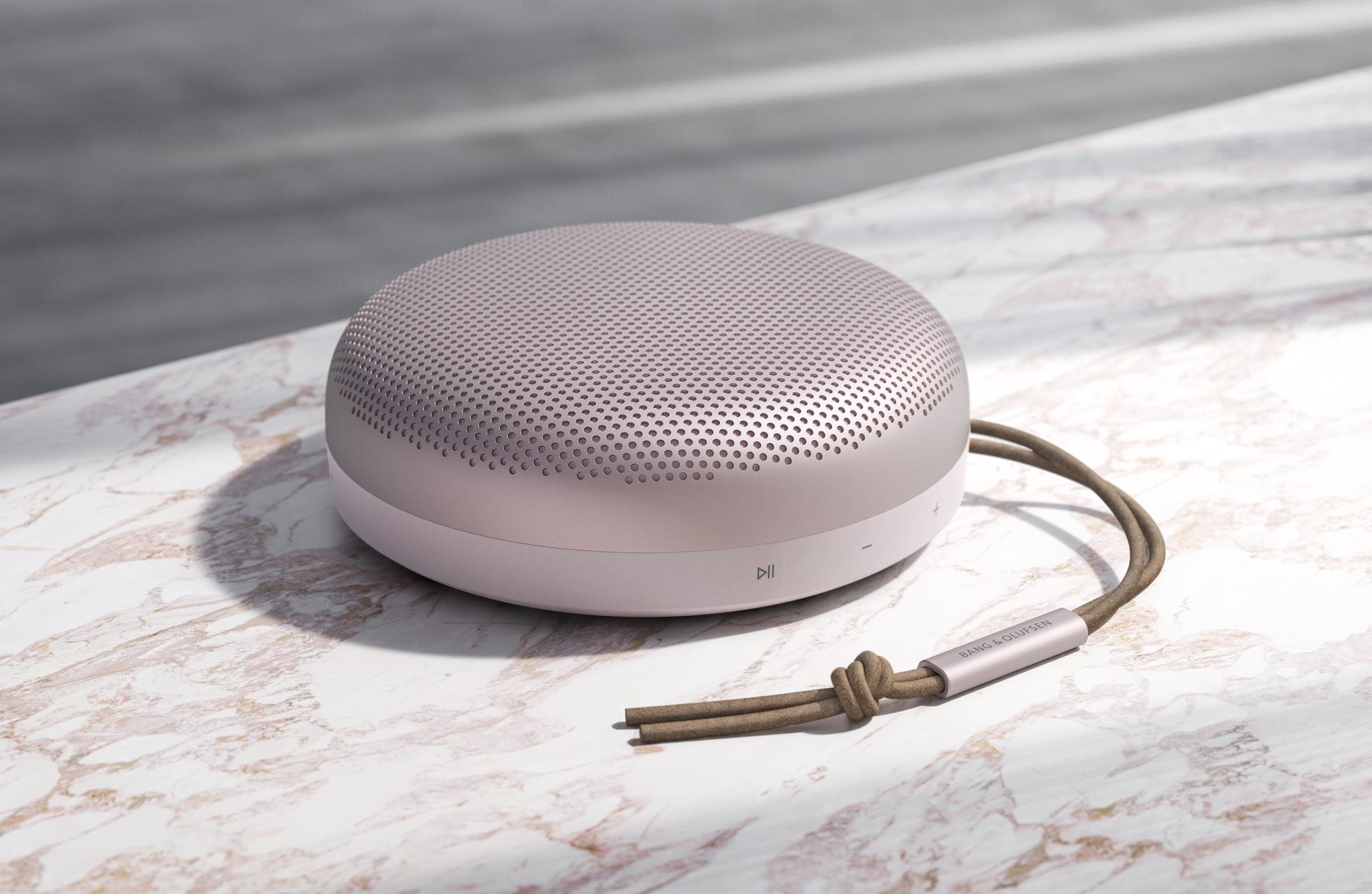 Bluetooth Speaker Bang & Olufsen Beosound A1 2nd Gen, Pink Lifestyle