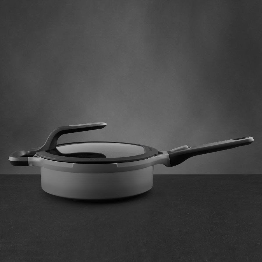 Pan BergHOFF GEM STAYCOOL 24cm Lifestyle