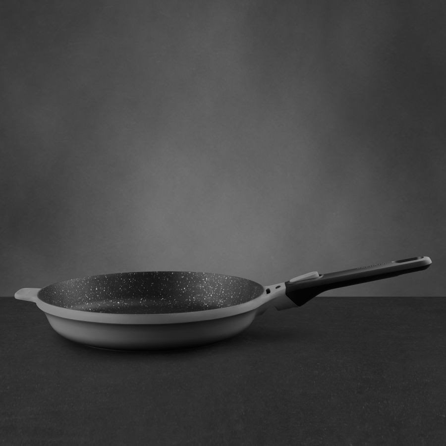 Pan BergHOFF GEM STAYCOOL 28cm Lifestyle