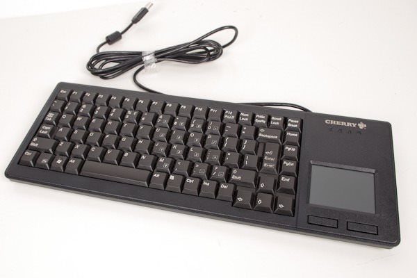 Tastatur CHERRY G84-5500, schwarz - UK Seitlicher Anblick