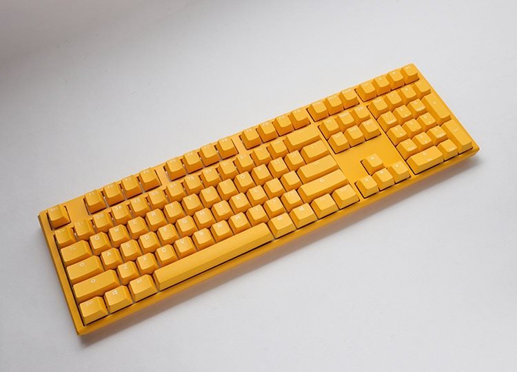 Gaming-Tastatur Ducky One 3 Gelb, RGB LED - MX-Black - DE Seitlicher Anblick