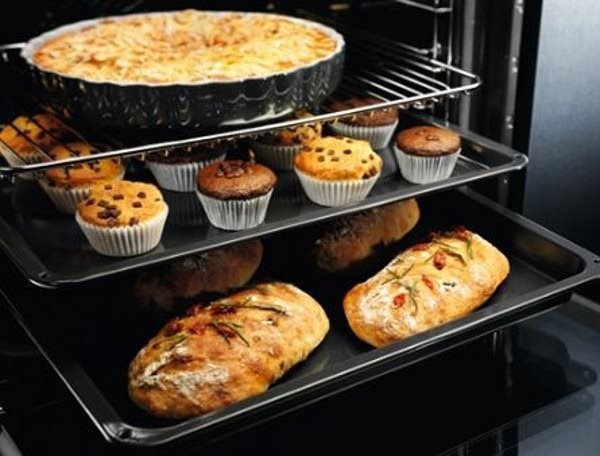 Oven & Cooktop Set ELECTROLUX 600 FLEX SurroundCook EOB3400BOR + 300 LIR60433 Lifestyle