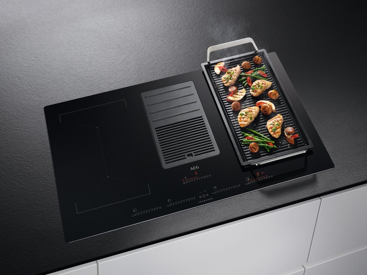 Cooktop AEG Mastery DoubleBridge IDK84453IB Lifestyle