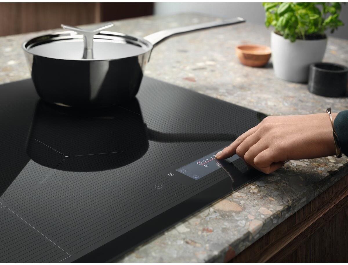 Cooktop ELECTROLUX LHR3233CK Lifestyle
