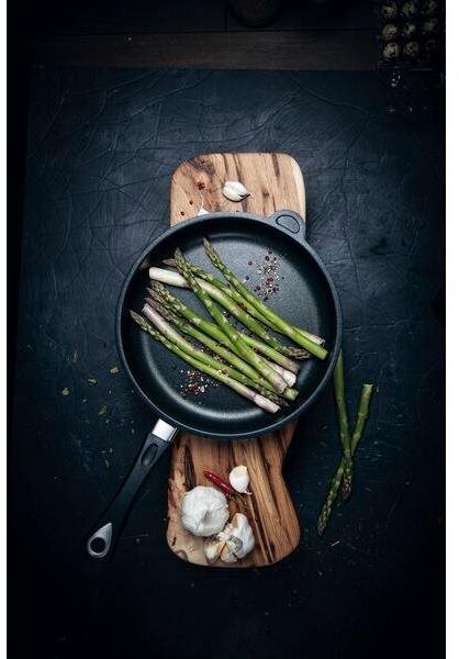 Wok Pan AMT Gastroguss Cast iron wok 32 cm, suitable for induction Lifestyle