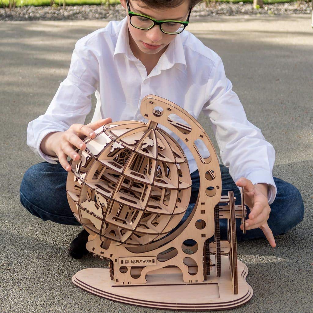 Bausatz Mr. Playwood 3D Globus groß Lifestyle