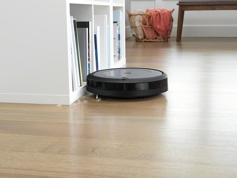 Robot Vacuum iRobot Roomba i3 Neutral Lifestyle