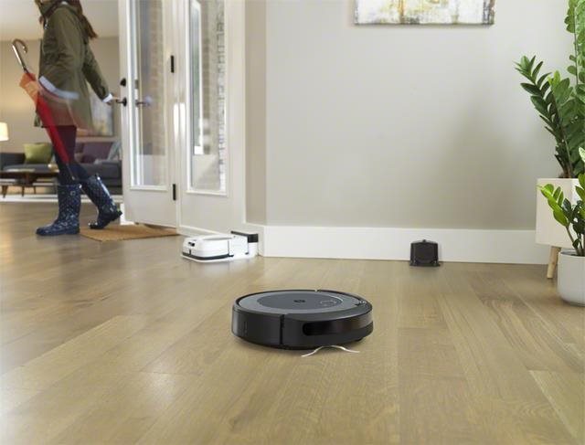 Robot Vacuum iRobot Roomba i3 and Braava Jet m6 Lifestyle