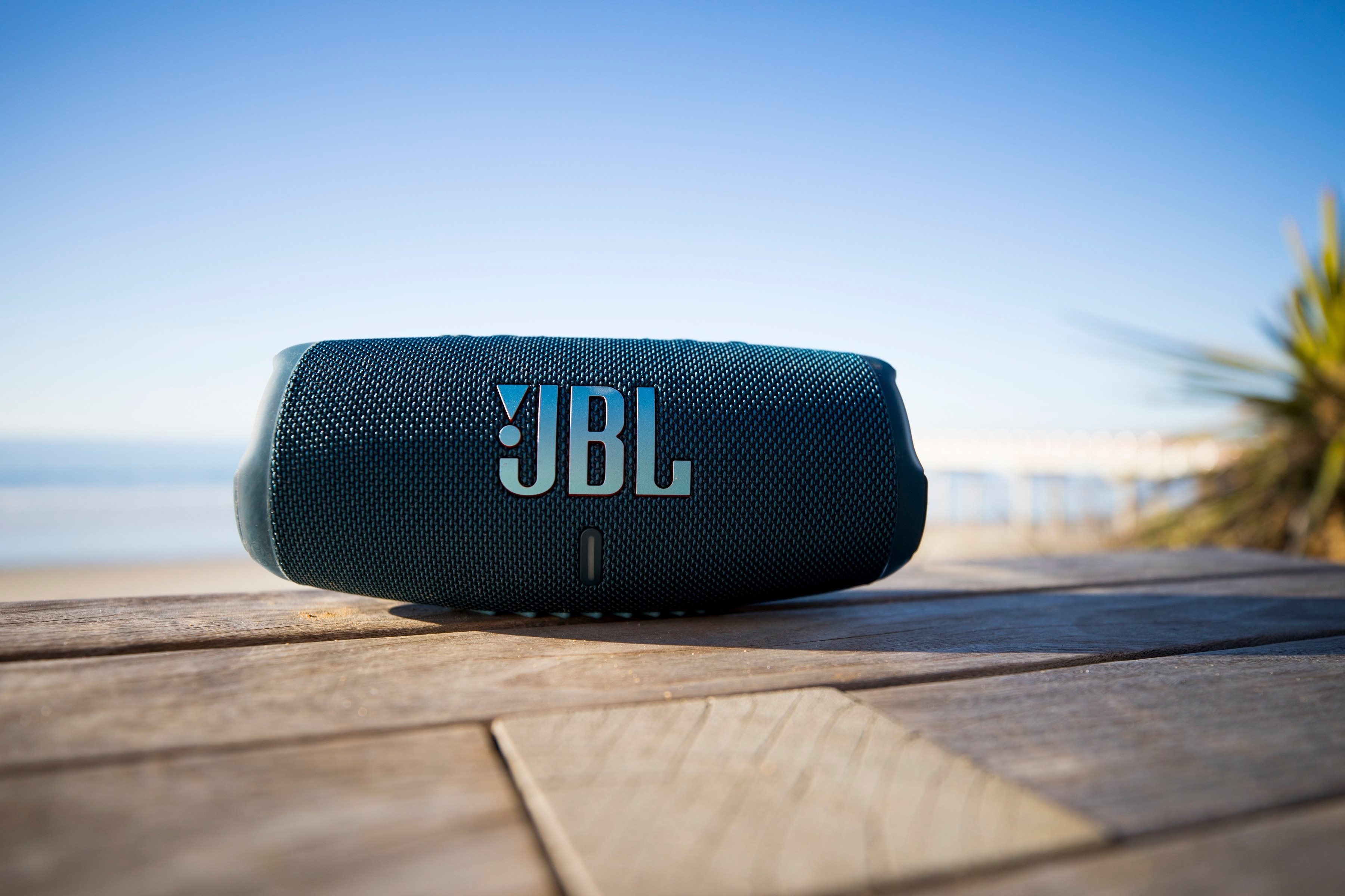 Bluetooth Speaker JBL Charge 5, Blue Lifestyle