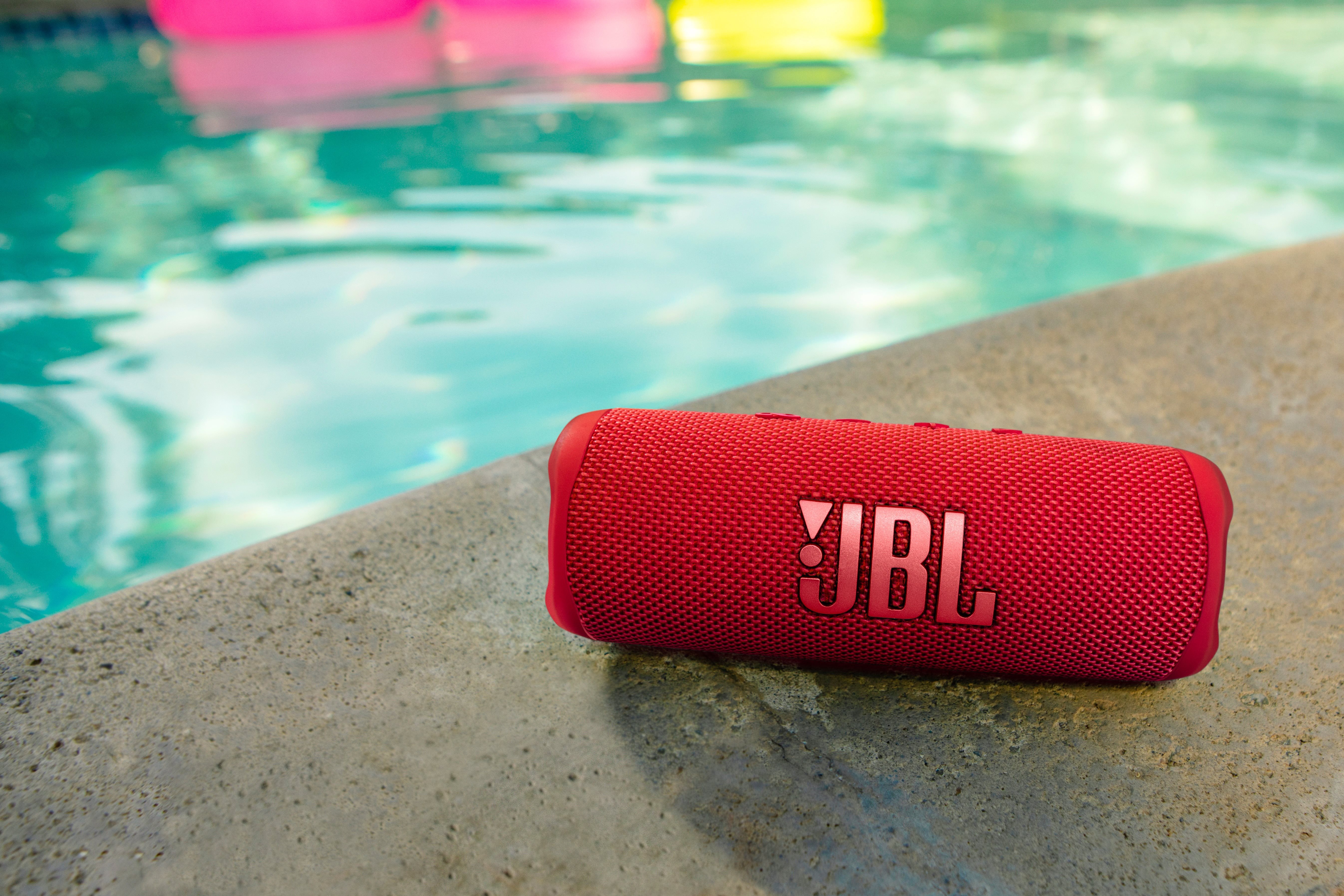 Bluetooth Speaker JBL Flip 6 Red Lifestyle