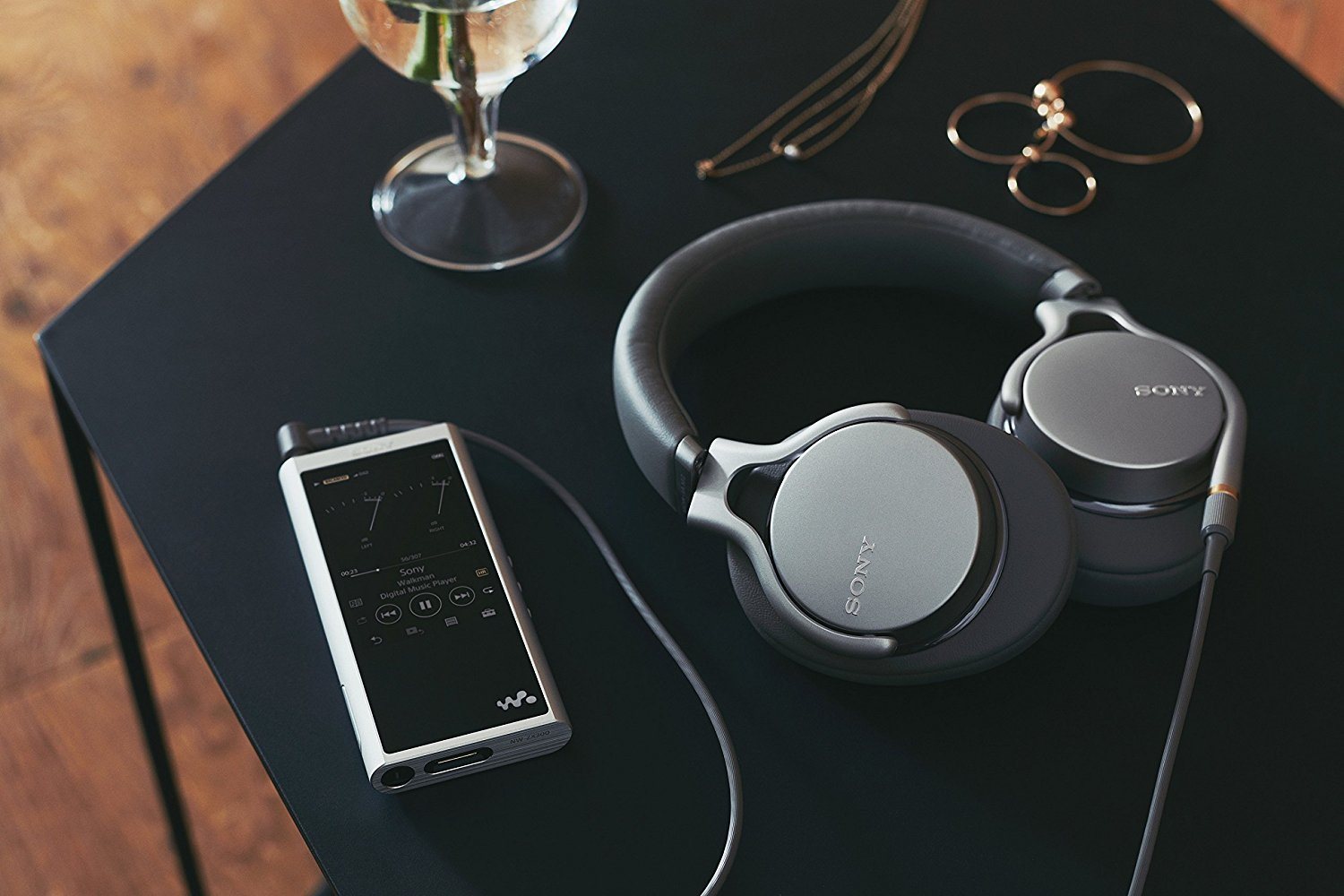 Kopfhörer Sony Hi-Res MDR-1AM2 Silber Lifestyle